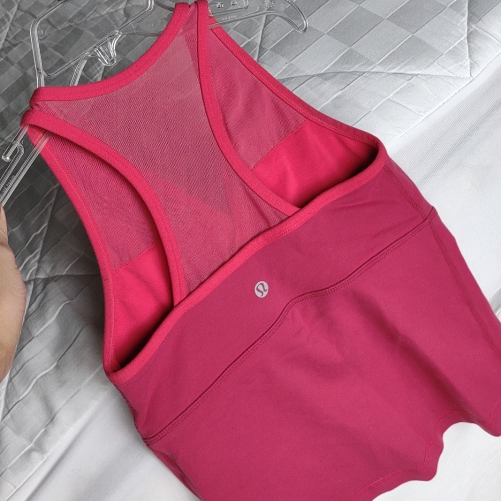 Lululemon workout top